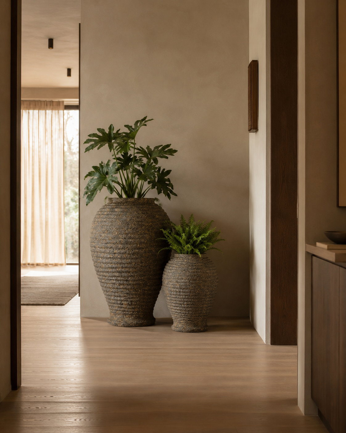 Alibaba Ribbed Antique Polystone